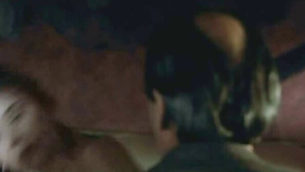 वेट एंड हॉर्नी जबकि लाड़ सेक्सी मूवी एचडी में उसकी बूज़ीज़
