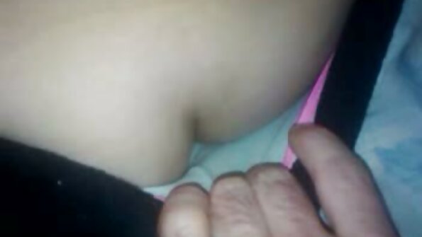 हॉट गर्ल अपने प्रेमी सेक्सी हिंदी वीडियो मूवी के लंड को चाट रही है